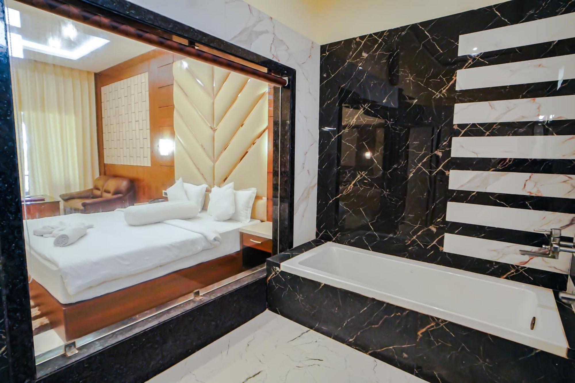 Prasant On Beach Resort !! Lift - Wifi -Restaurant-Parking Facilities-Newly Decorated Room !! Mandarmani Exteriér fotografie