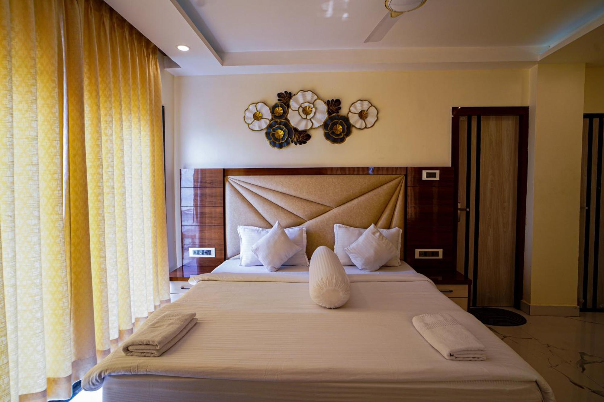 Prasant On Beach Resort !! Lift - Wifi -Restaurant-Parking Facilities-Newly Decorated Room !! Mandarmani Exteriér fotografie