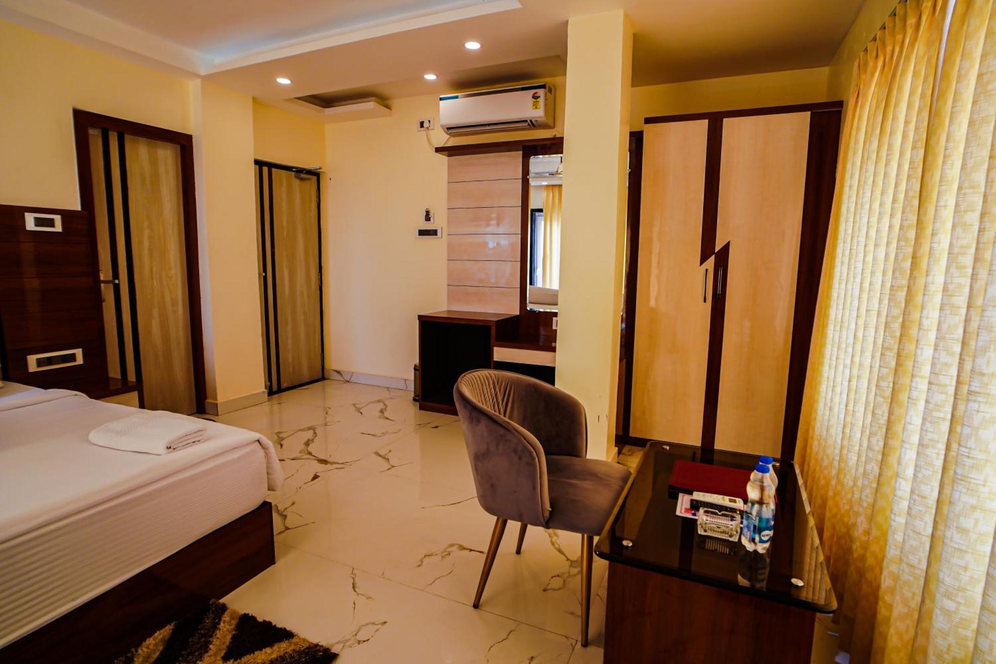 Prasant On Beach Resort !! Lift - Wifi -Restaurant-Parking Facilities-Newly Decorated Room !! Mandarmani Exteriér fotografie