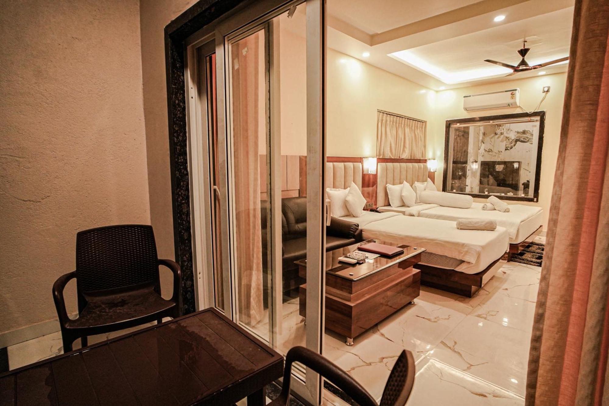Prasant On Beach Resort !! Lift - Wifi -Restaurant-Parking Facilities-Newly Decorated Room !! Mandarmani Exteriér fotografie