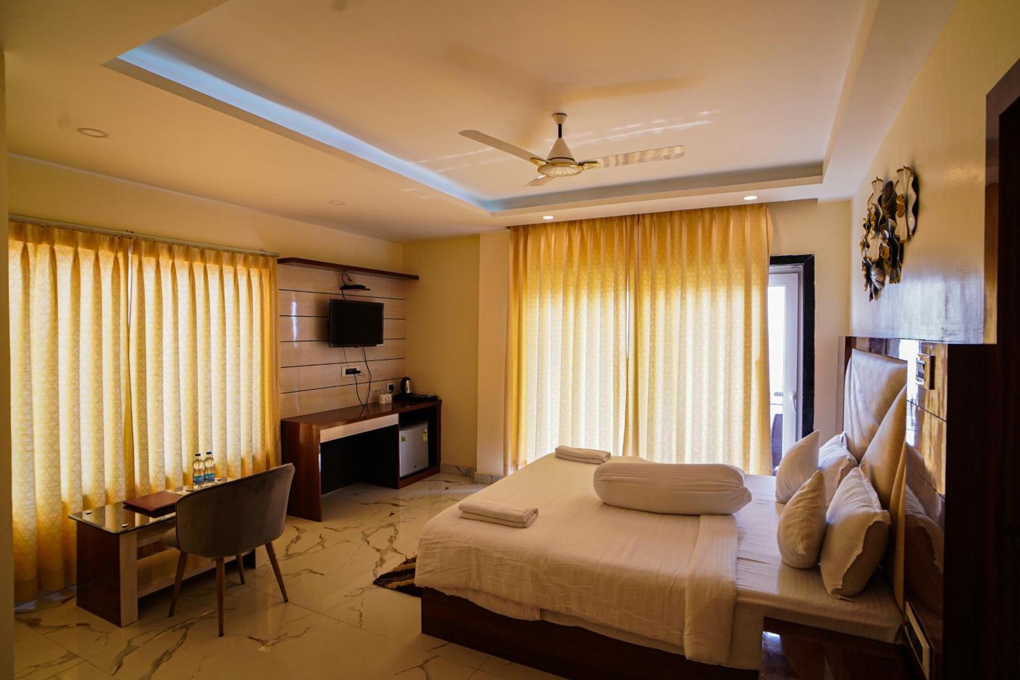 Prasant On Beach Resort !! Lift - Wifi -Restaurant-Parking Facilities-Newly Decorated Room !! Mandarmani Exteriér fotografie
