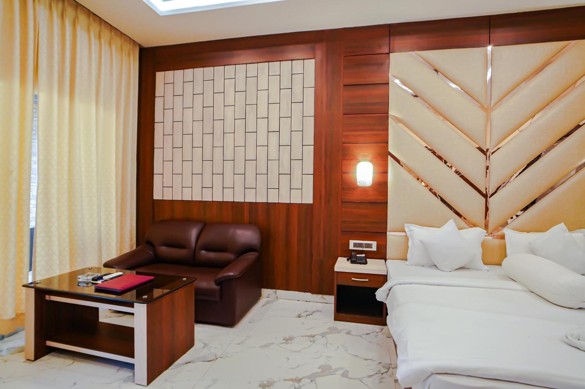 Prasant On Beach Resort !! Lift - Wifi -Restaurant-Parking Facilities-Newly Decorated Room !! Mandarmani Exteriér fotografie