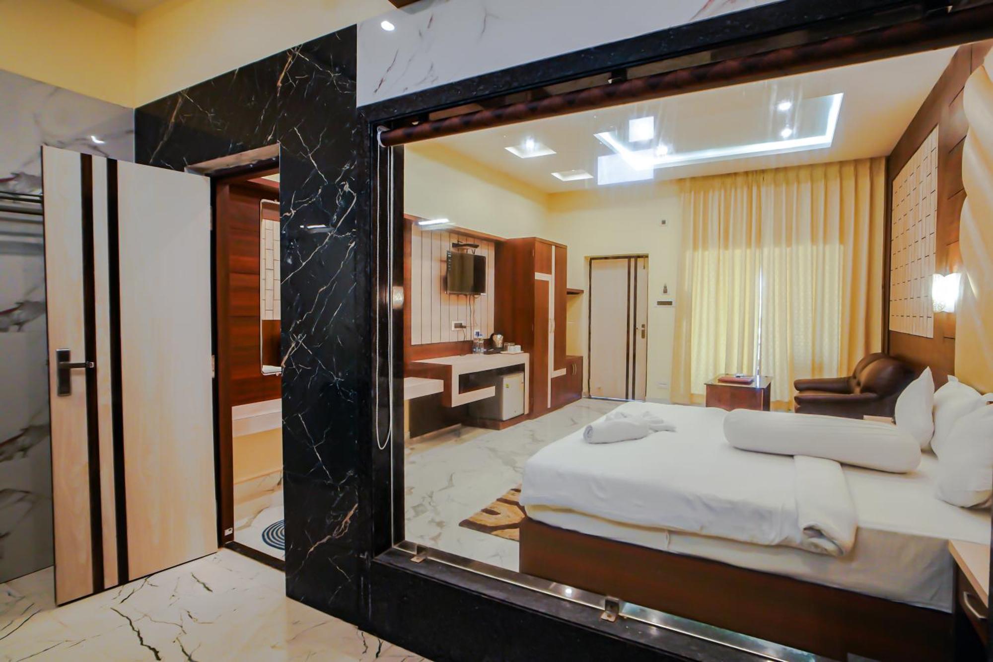 Prasant On Beach Resort !! Lift - Wifi -Restaurant-Parking Facilities-Newly Decorated Room !! Mandarmani Exteriér fotografie