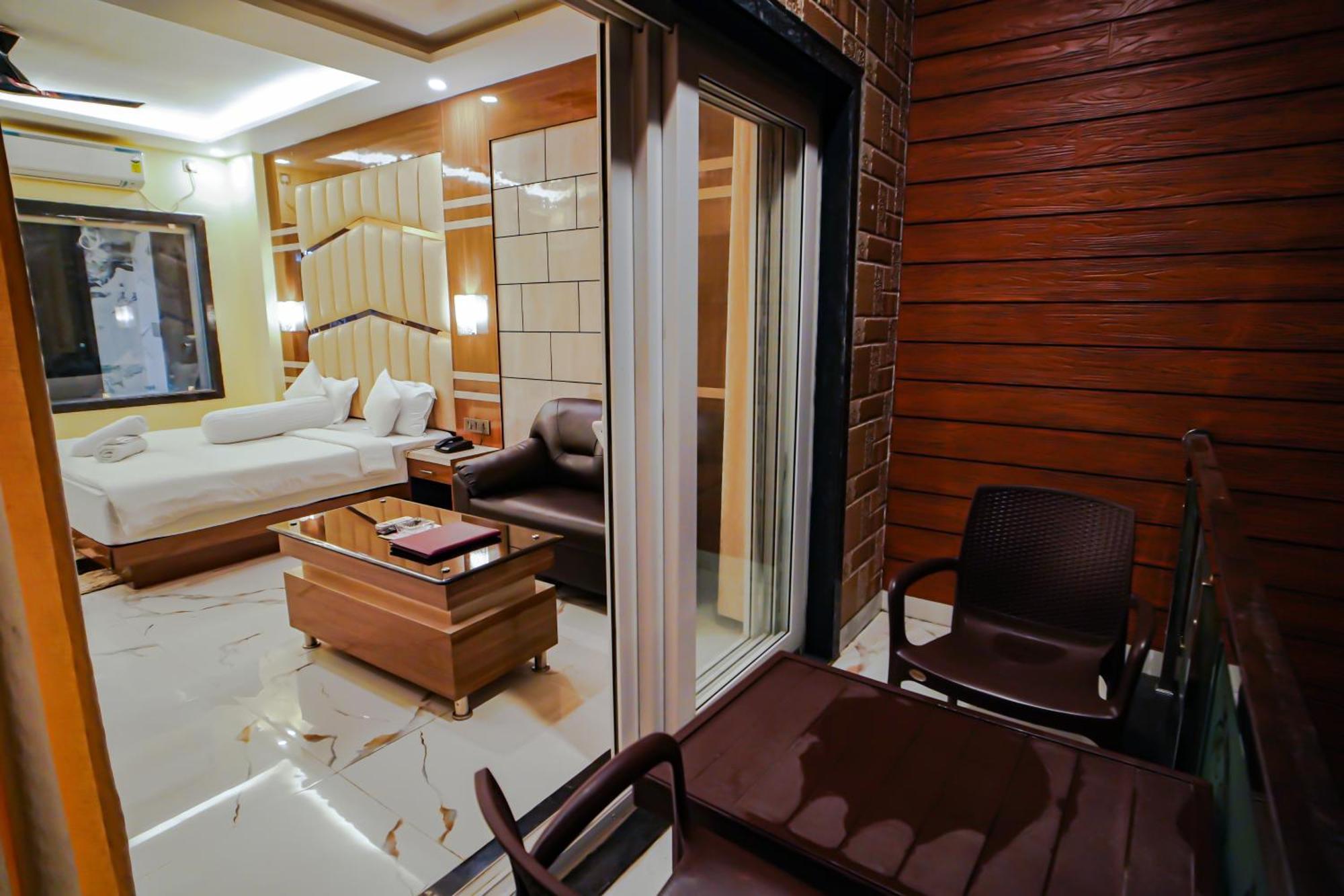 Prasant On Beach Resort !! Lift - Wifi -Restaurant-Parking Facilities-Newly Decorated Room !! Mandarmani Exteriér fotografie