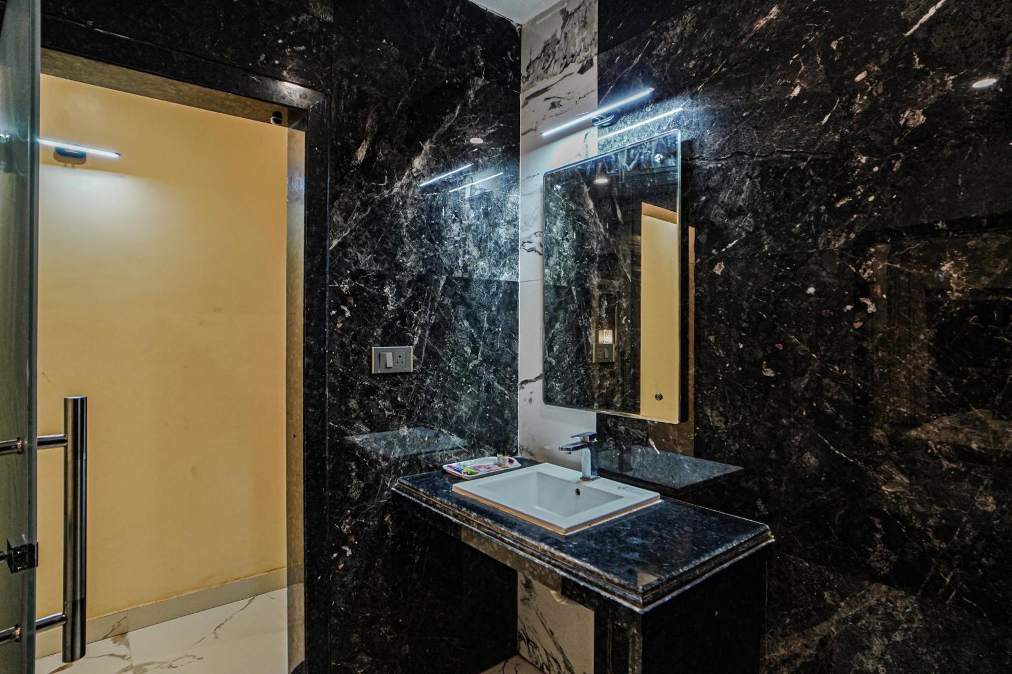 Prasant On Beach Resort !! Lift - Wifi -Restaurant-Parking Facilities-Newly Decorated Room !! Mandarmani Exteriér fotografie