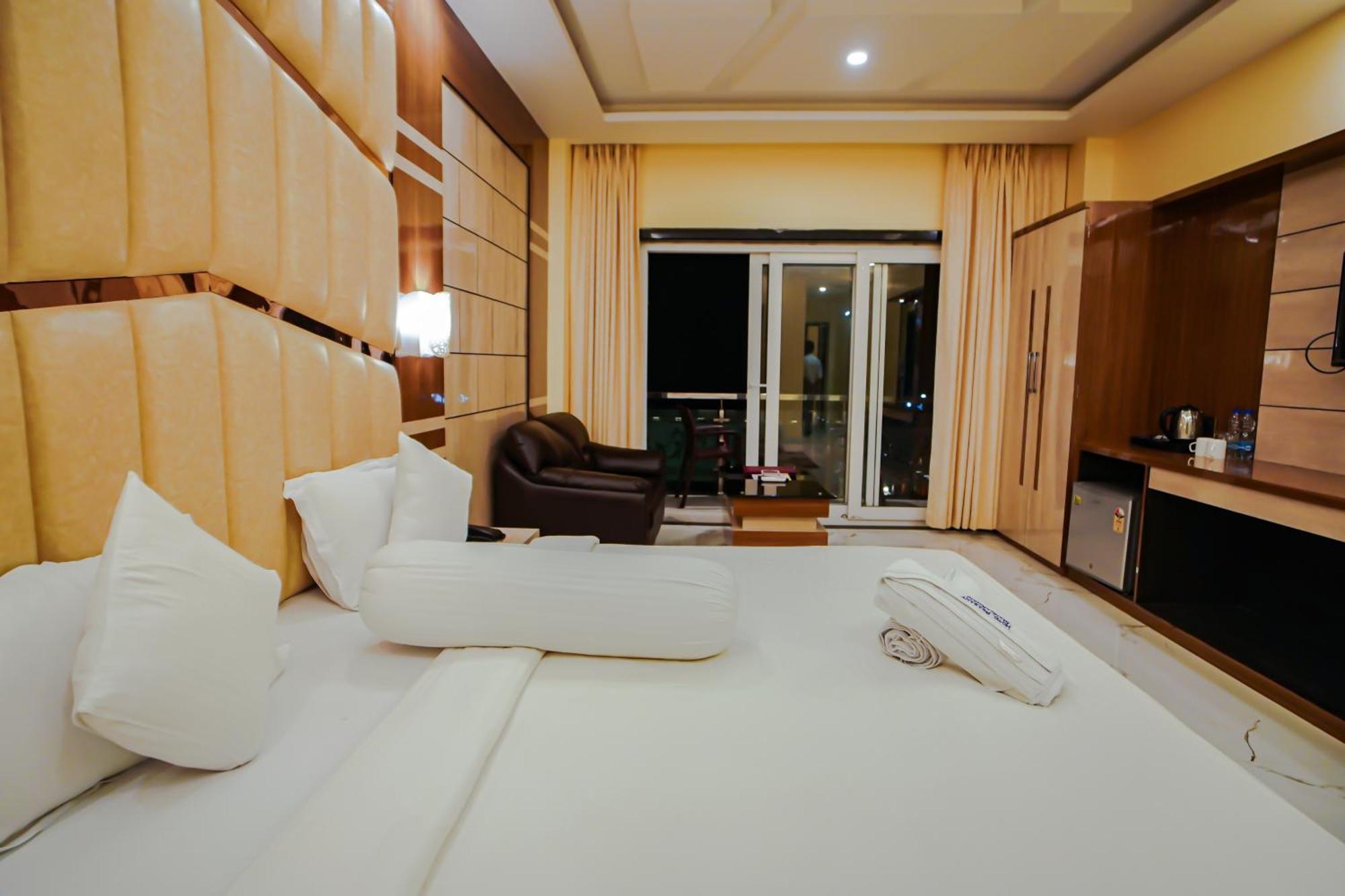 Prasant On Beach Resort !! Lift - Wifi -Restaurant-Parking Facilities-Newly Decorated Room !! Mandarmani Exteriér fotografie