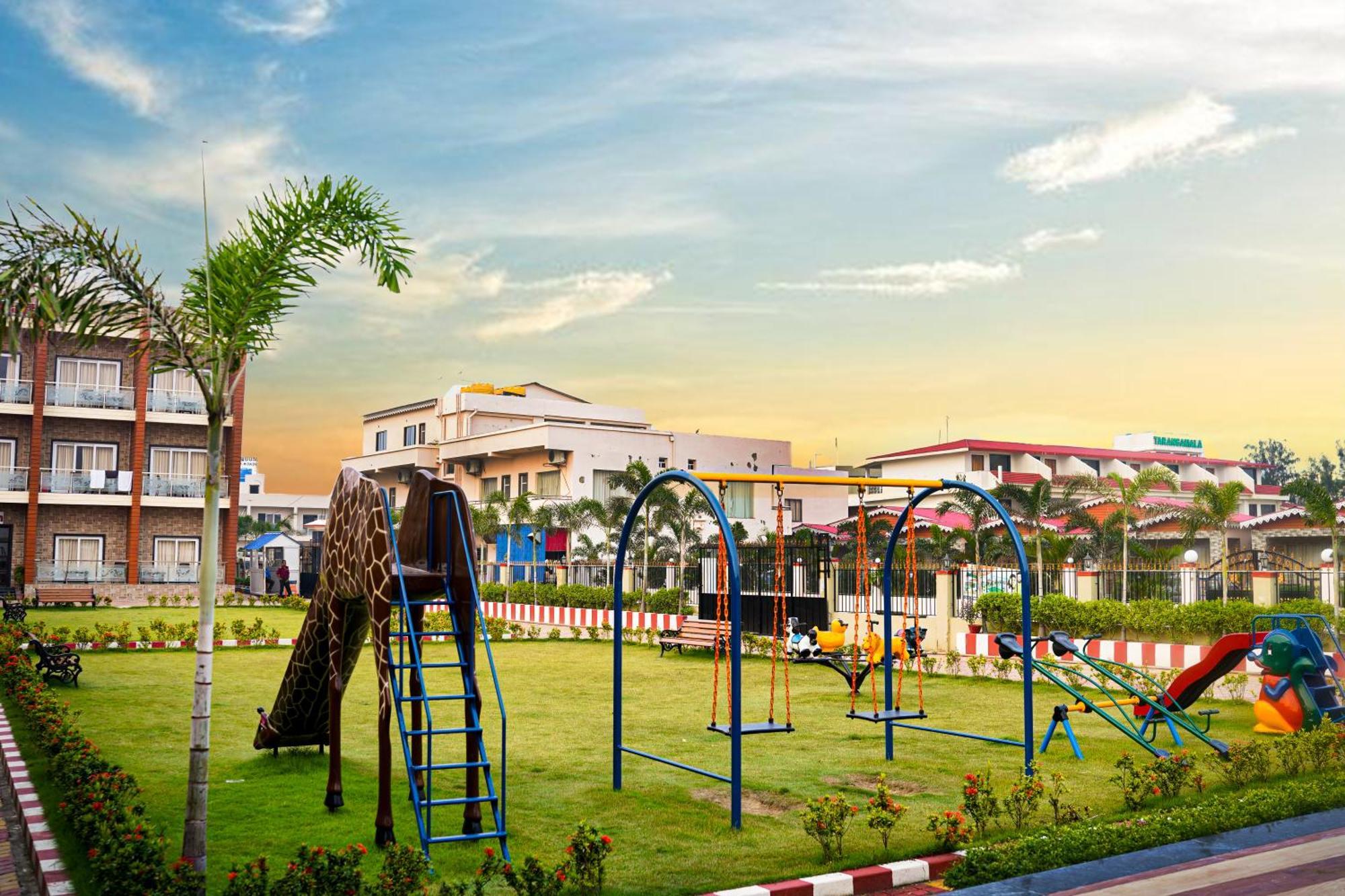 Prasant On Beach Resort !! Lift - Wifi -Restaurant-Parking Facilities-Newly Decorated Room !! Mandarmani Exteriér fotografie