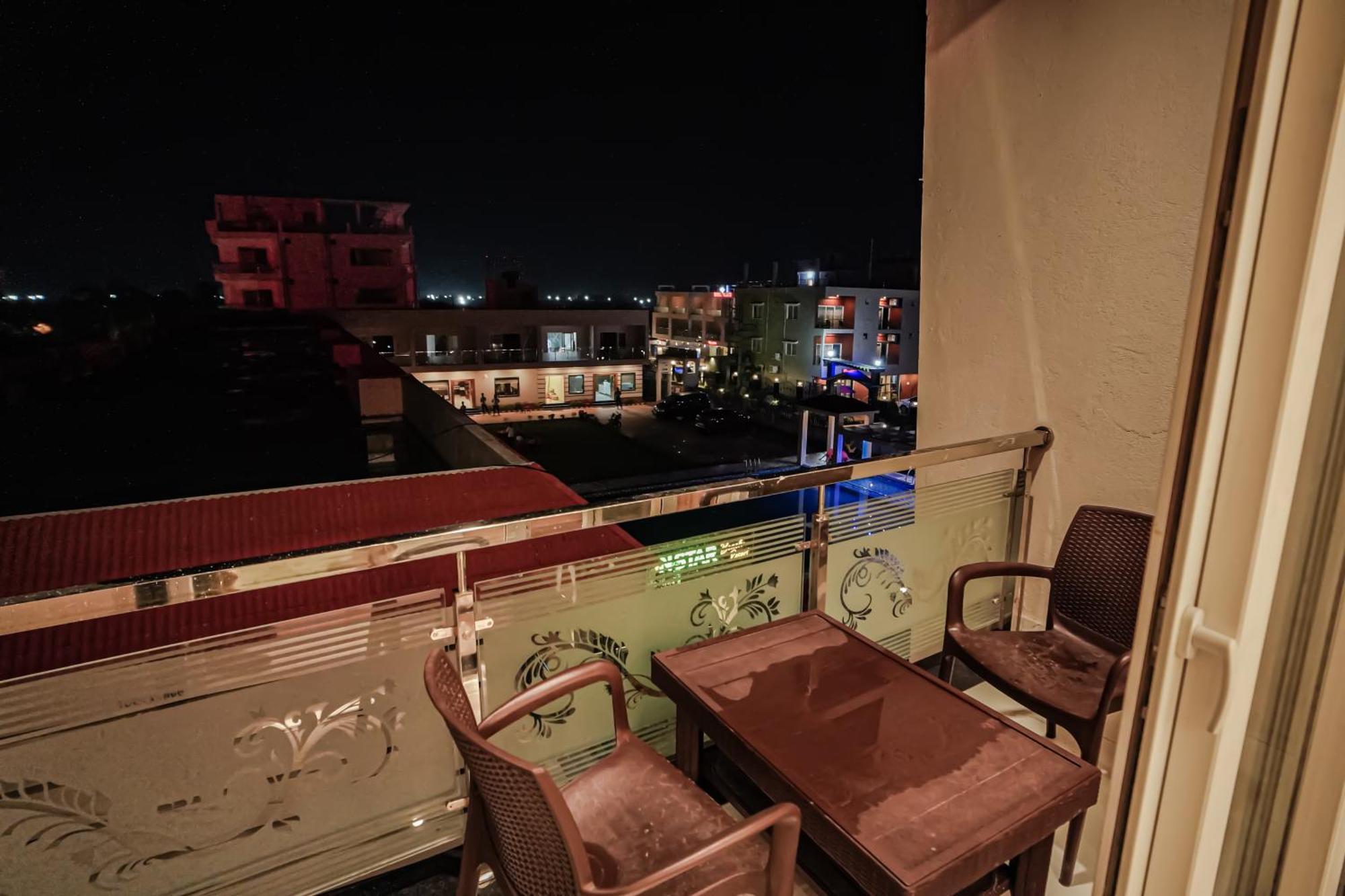 Prasant On Beach Resort !! Lift - Wifi -Restaurant-Parking Facilities-Newly Decorated Room !! Mandarmani Exteriér fotografie
